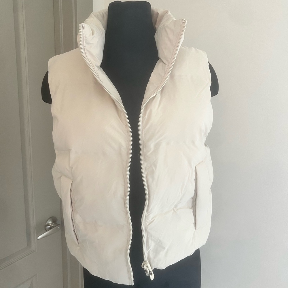 NEW WITH TAGS - ZARA CROPPED VEST